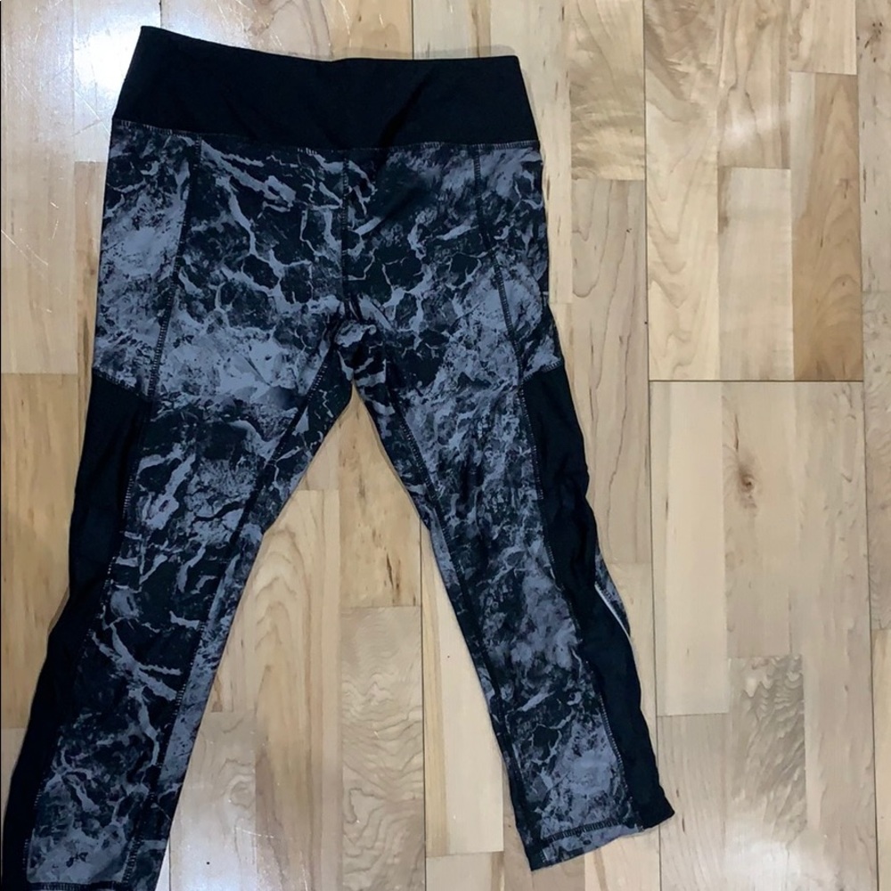 Adore Me Crop Leggings
